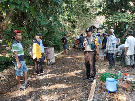 Pembangunan Cor Blok Jalan Dusun Jelapan